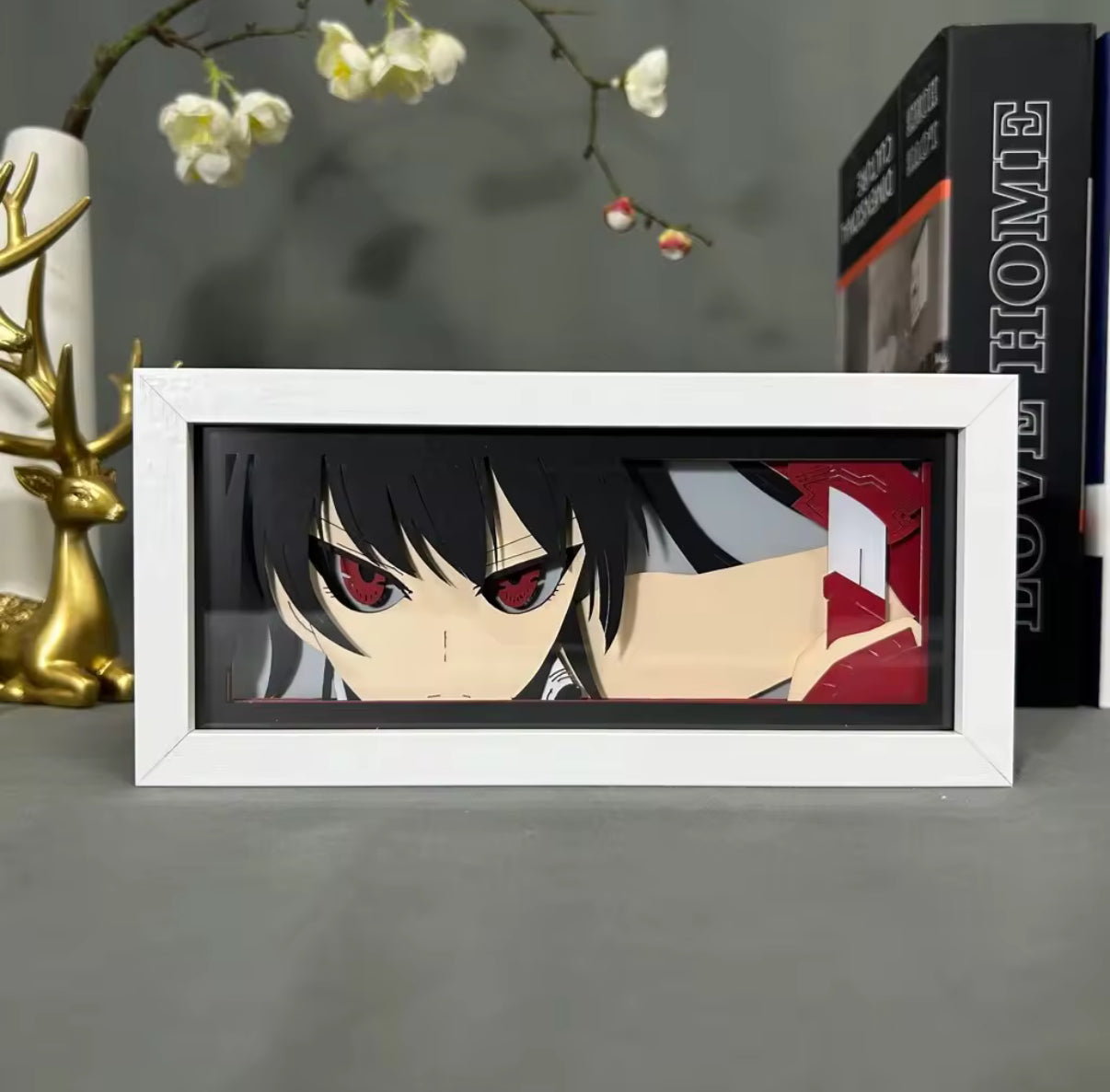 Akame Ga Kill Anime Light Box par Myanimelightbox, afficher, dans un cadre blanc avec fond décoratif
