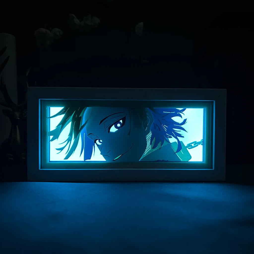 Blue Lock Michael Kaiser Anime Light Box par Myanimelightbox, brillant dans une pièce sombre, un éclairage dramatique