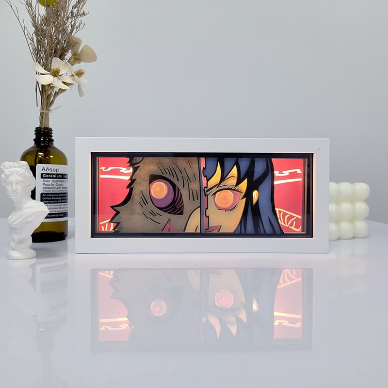 Boîte lumineuse anime des yeux inosuke brillant de lumière allumée, lumières de la pièce visibles, par myanimelightbox