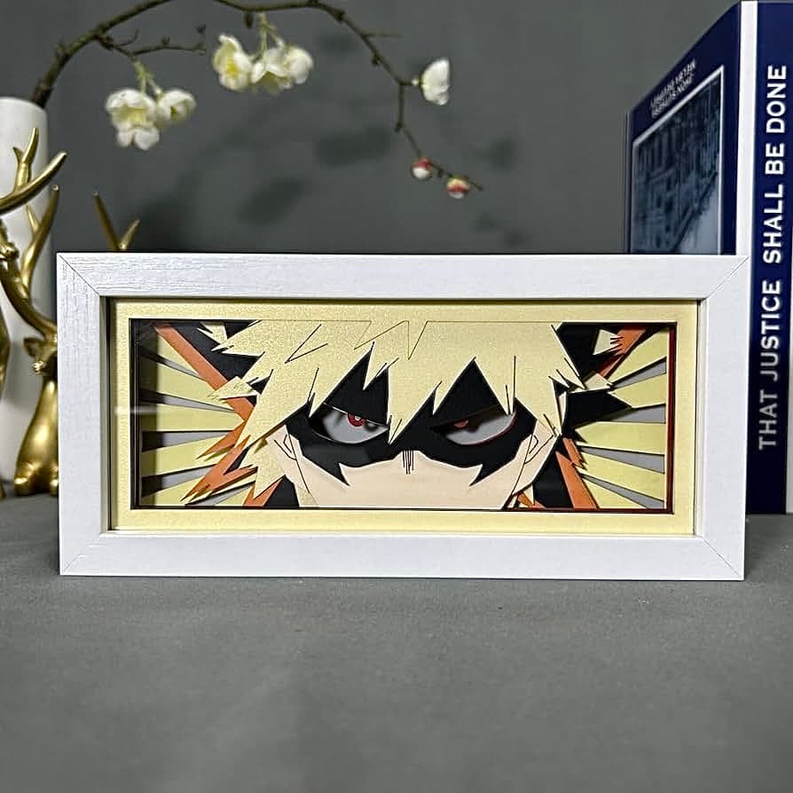 My Hero Academia Katsuki Bakugo Anime Light Box by Myanimelightbox ، معروضة ، في إطار أبيض مع خلفية زخرفية