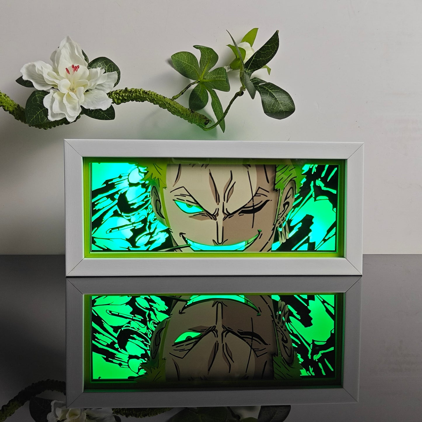 قطعة واحدة من Zoro Ashura Anime Light Box متوهجة مع الضوء ، وأضواء الغرفة مرئية ، بواسطة Myanimelightbox