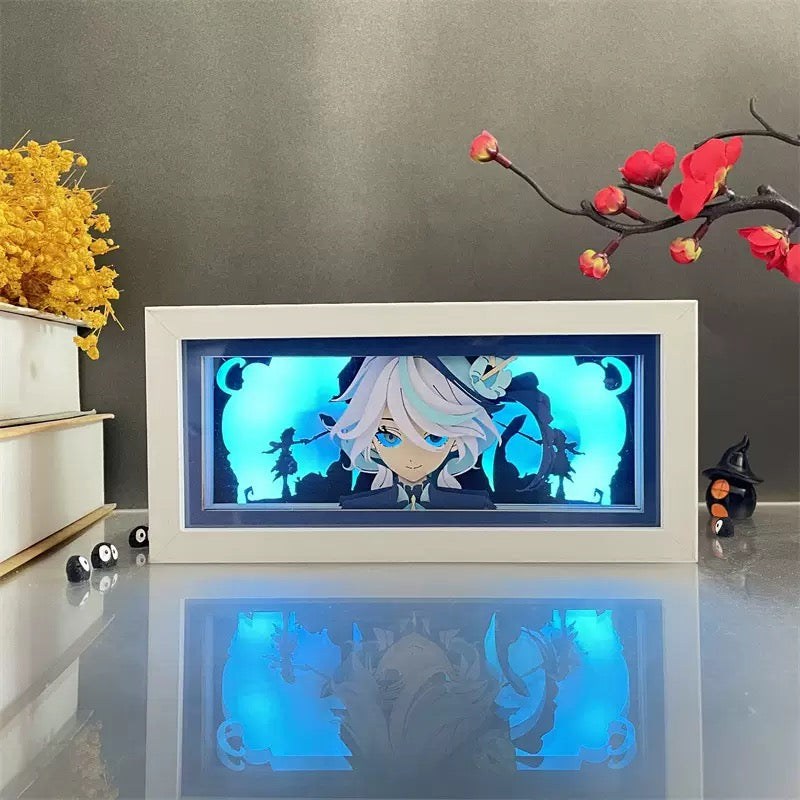 Furina Genshin Impact Box Box brillant avec une lumière LED bleue, avec une conception d'hydro-archon et un art de découpe en papier en couches en cadre blanc