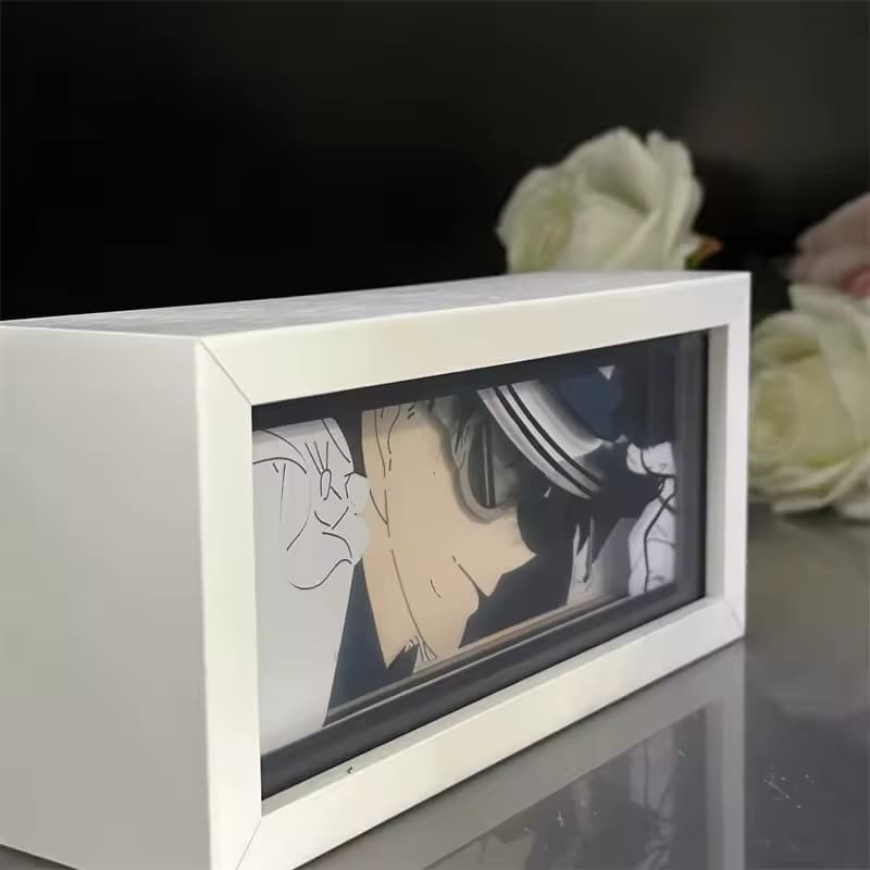 Light Off Showcase-Kaito Kuroba Light Box s úplnými režimy RGB barevných zobrazených vedle sebe.