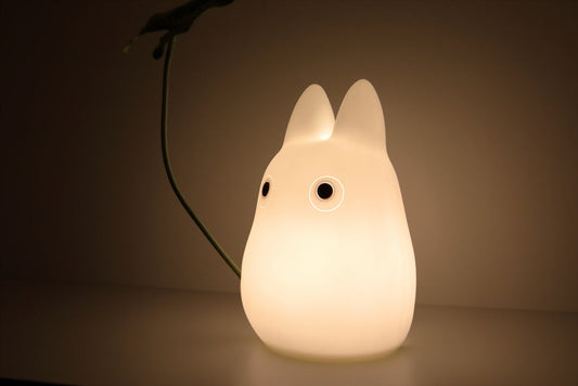 Totoro svjetiljka: simbol ćudljivosti i nostalgije u modernom dekoru