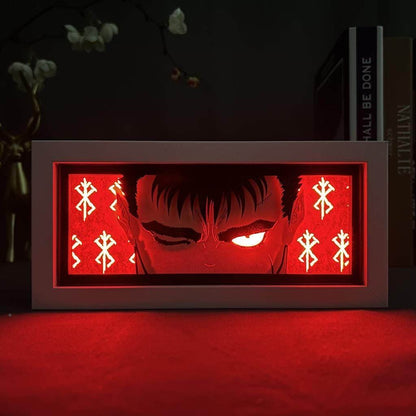 Berserk Guts Anime Light Box od Myanimelightbox, zářící v temné místnosti, dramatické osvětlení