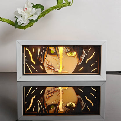 Black Atant on Titan Eren Titan Anime Light Box brilhando com luz acesa, luzes da sala visível, por MyanImelightBox