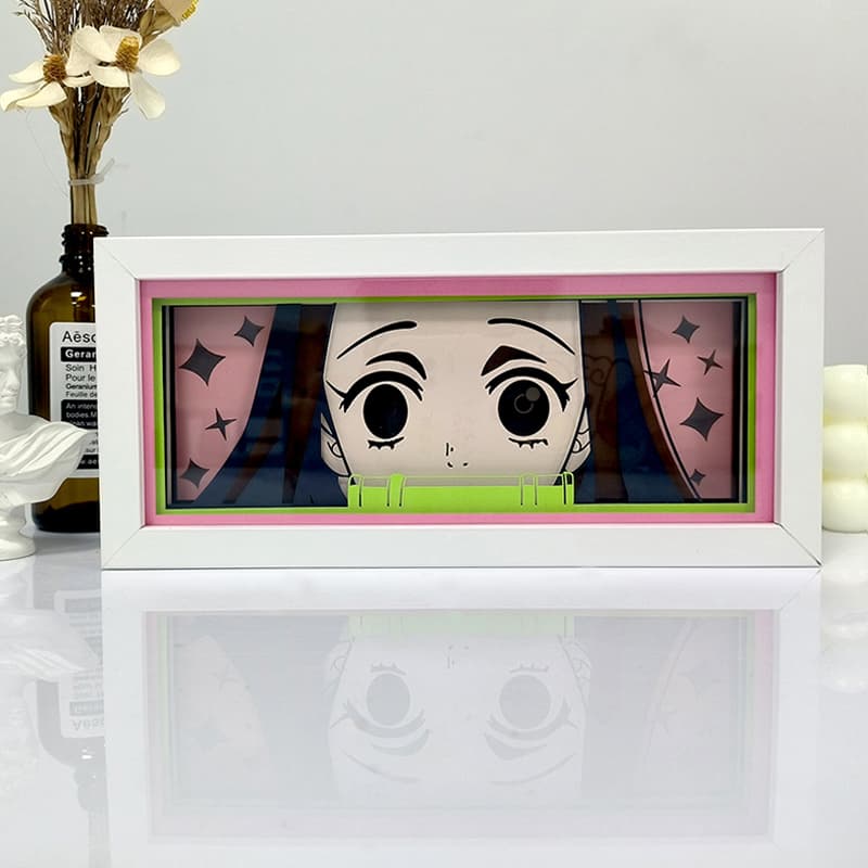 Demon Slayer Nezuko Anime Light Box par Myanimelightbox, afficher, dans un cadre blanc avec fond décoratif
