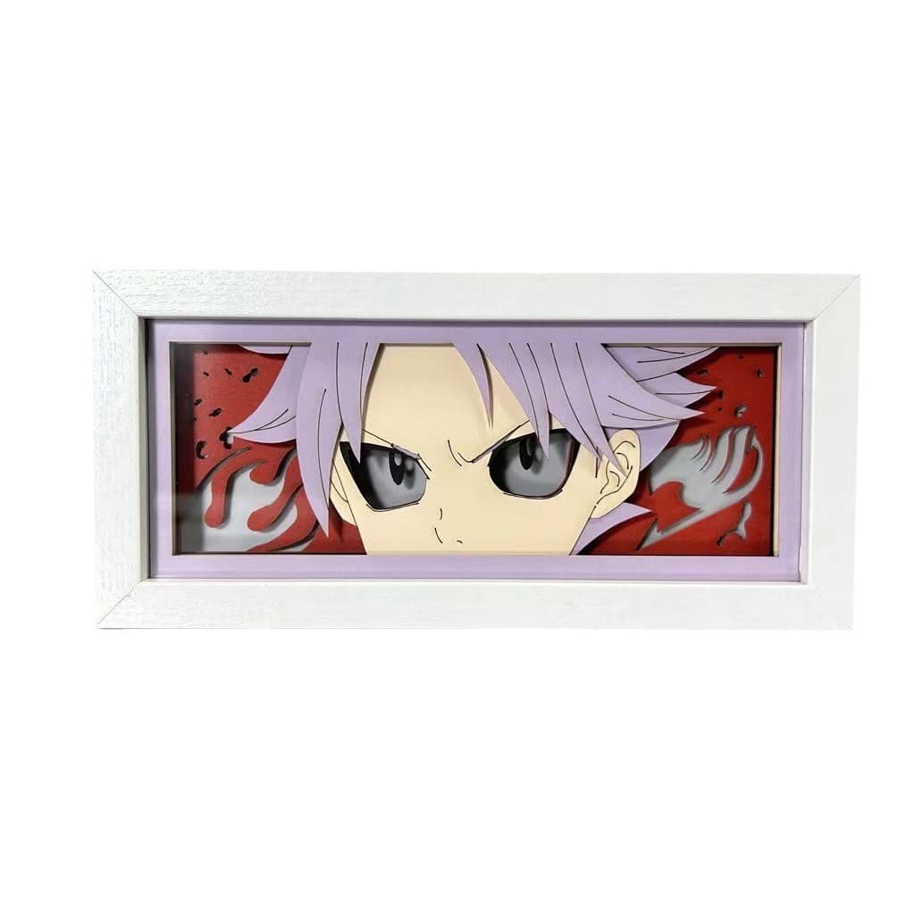 Fairy Tail Natsu Anime Light Box oleh Myanimelightbox, dipaparkan, dalam bingkai putih dengan latar belakang hiasan
