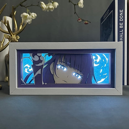 Genshin Impact Raiden Shogun Anime Light Box od MyanimelightBox, zapnutý s okolní místnost světlem