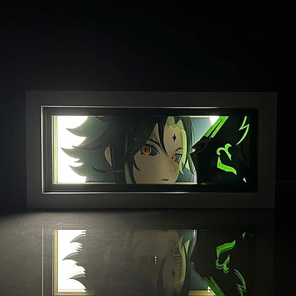 Genshin-Impact-xiao Anime Light Box od Myanimelightbox, zářící v temné místnosti, dramatické osvětlení

