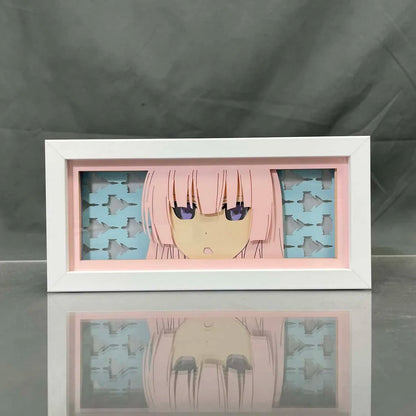 Girly Air Force Gripen Anime Light Box oleh Myanimelightbox, dipaparkan, dalam bingkai putih dengan latar belakang hiasan
