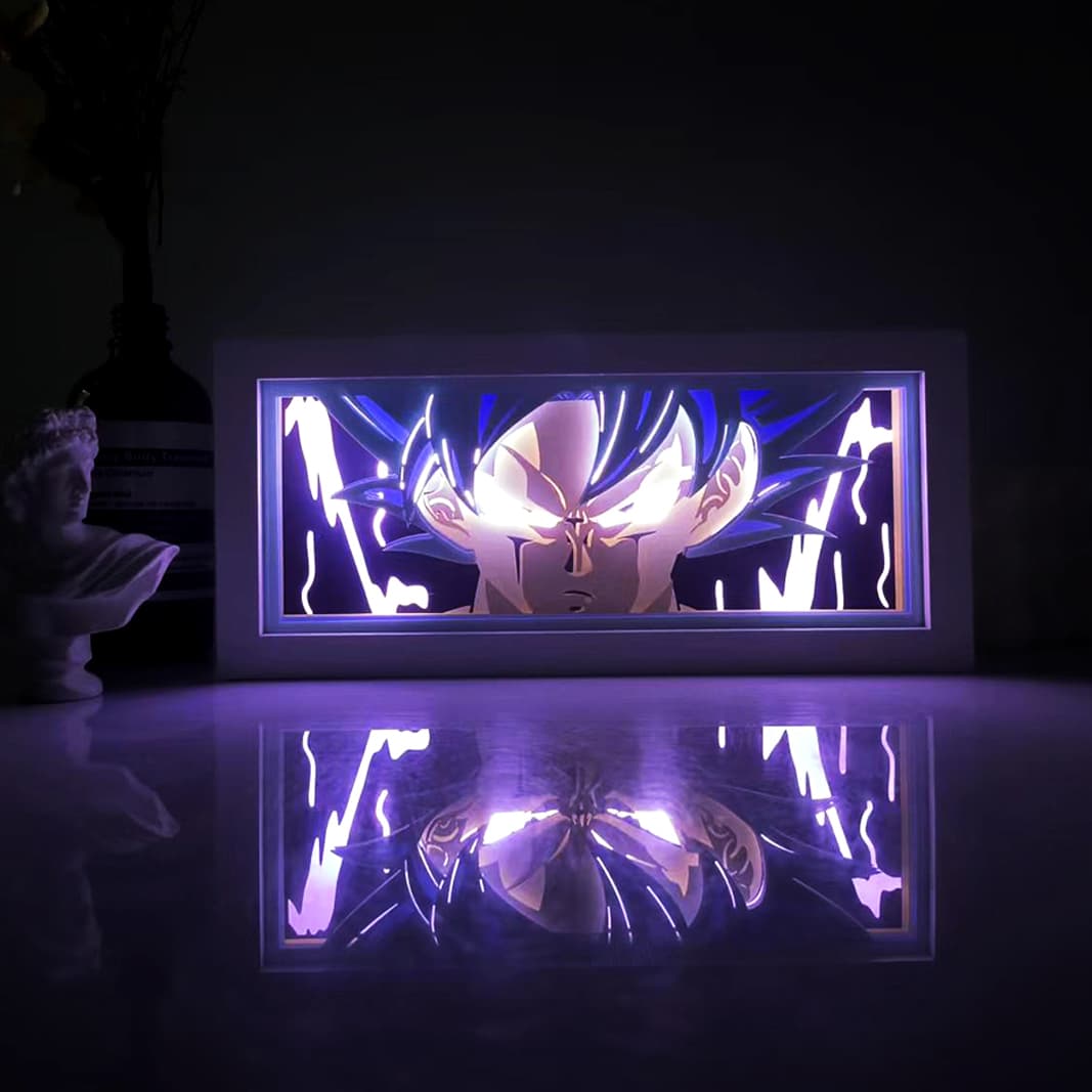 Goku Super Saiyan Purple Anime Light Box od Myanimelightbox, zářící v temné místnosti, dramatické osvětlení
