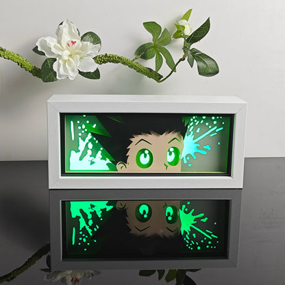 Hunter x Hunter Gon Anime Light Box od MyanimelightBox, zapnutý s lehkým okolním pokojem