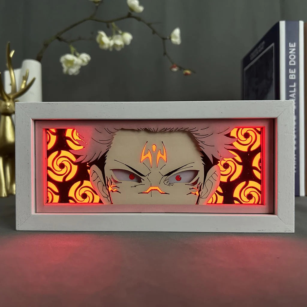 Jujutsu Kaisen Sukuna Anime Light Box gloeiend met licht aan, kamerlichten zichtbaar, door MyanimelightBox