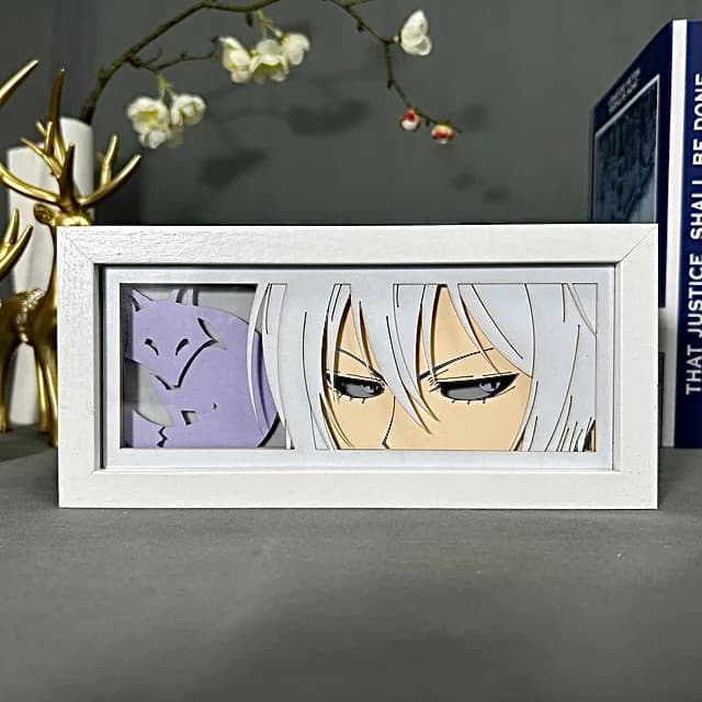 Kamisama Kiss Tomoe Anime Light Box oleh MyAnimelightbox, dipaparkan, dalam bingkai putih dengan latar belakang hiasan
