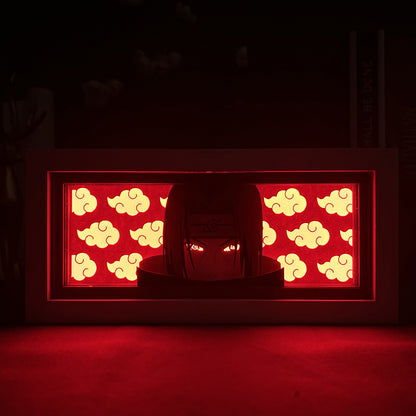 Naruto Itachi Anime Light Box zapálil v temné místnosti, zářící efekt Myanimelightbox