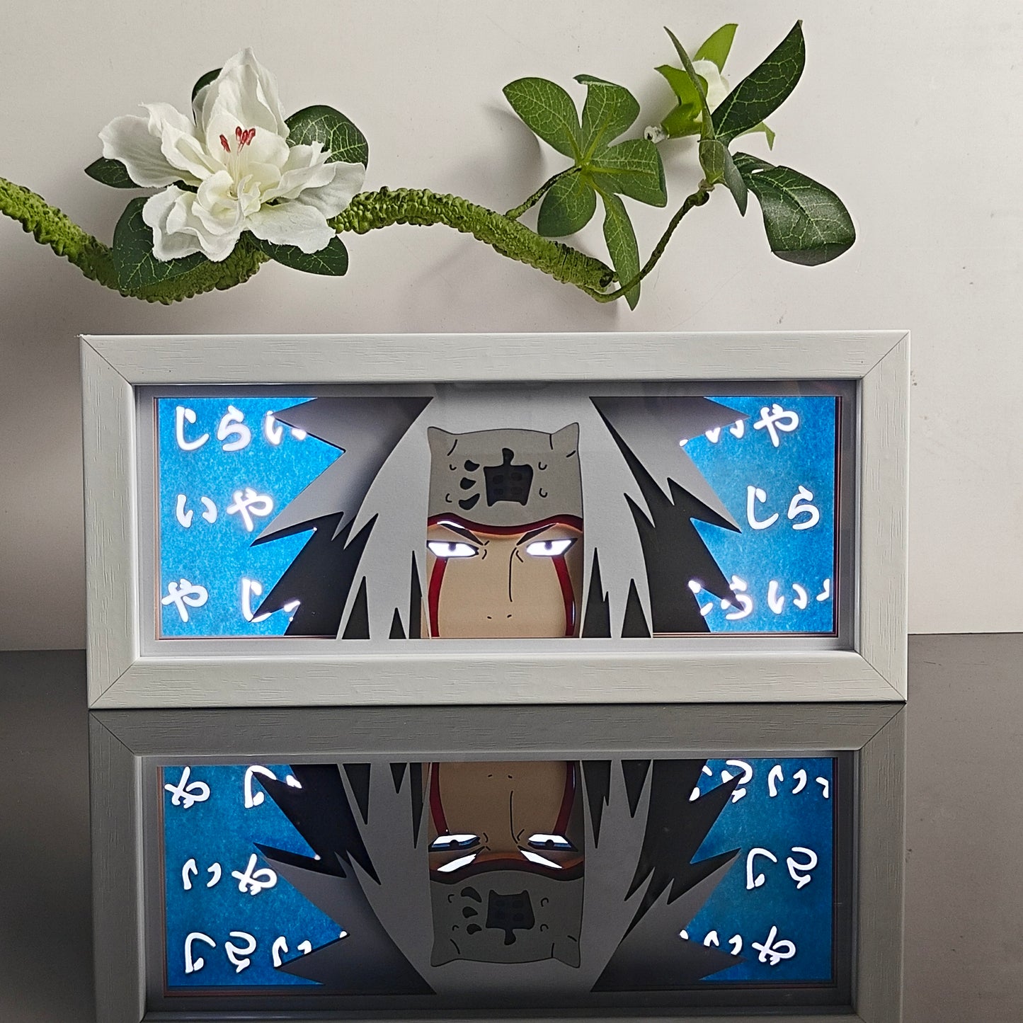 Naruto Jiraiya Anime Light Box od MyanimelightBox, zapnutý s lehkým okolním pokojem