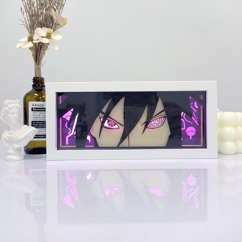 Naruto Sasuke Kotak Cahaya Anime Mangekyo Eternal oleh Myanimelightbox, dihidupkan dengan cahaya bilik ambien
