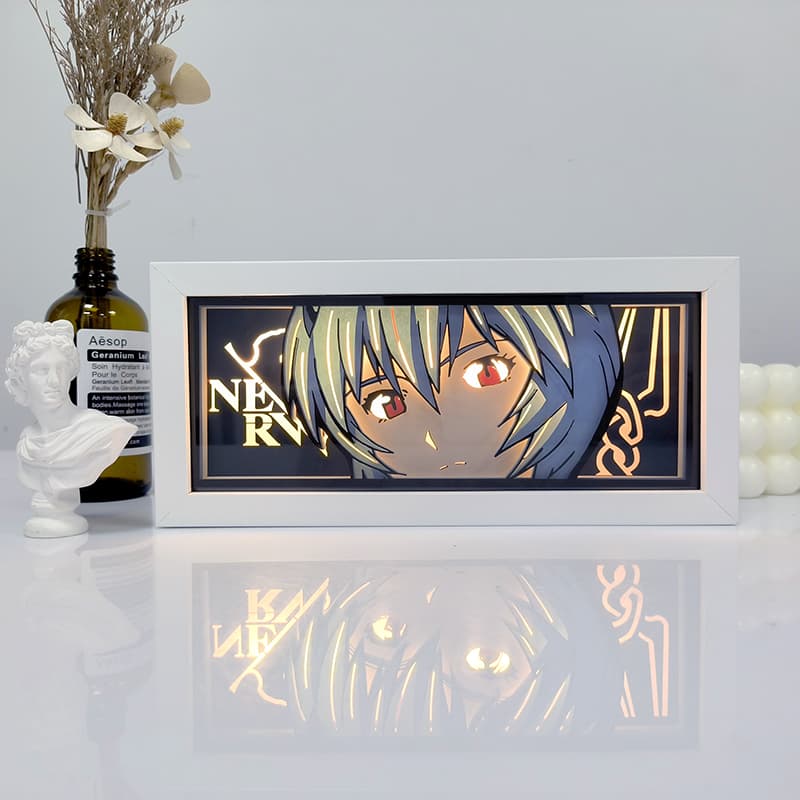 Néon Genesis Rei Anime Light Box brillant de lumière allumée, lumières de la pièce visibles, par Myanimelightbox

