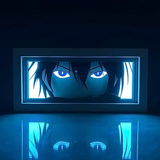 Kotak cahaya anime Noragami Yato oleh Myanimelightbox, bercahaya di bilik gelap, pencahayaan dramatik
