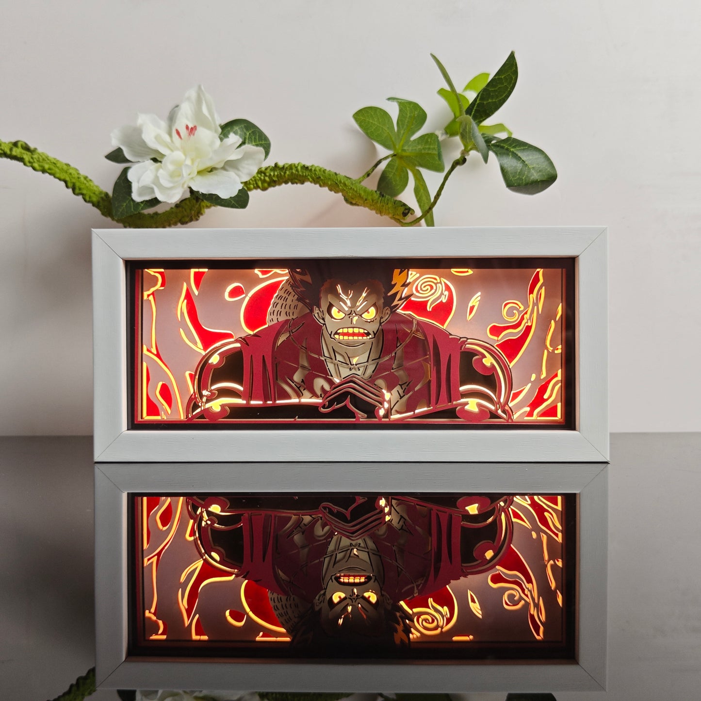 One Piece Luffy Gear 4 Caixa de luz de anime da MyanimelightBox, ligada com luz da sala ambiente