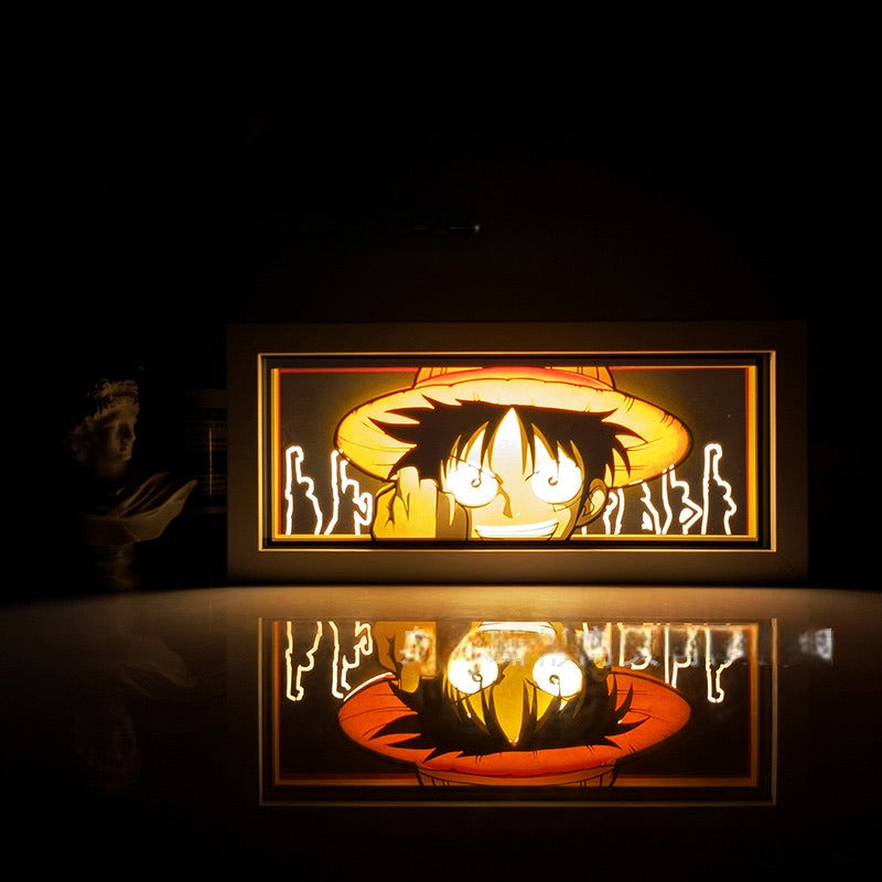 One Piece Luffy Spirit Anime Light Box od Myanimelightbox, zářící v temné místnosti, dramatické osvětlení
