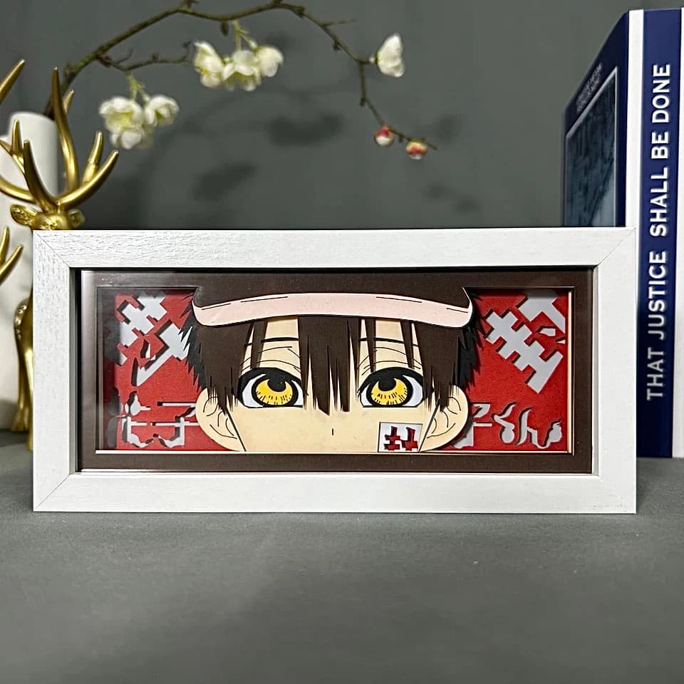 Toalet-vázaný Hanako-kun Hanako Anime Light Box od Myanimelightbox, displej, v bílém rámu s ozdobným pozadím
