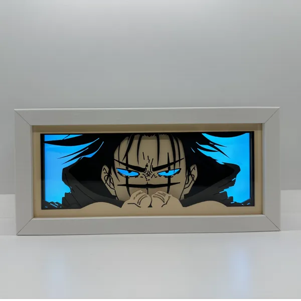 Oeuvre encadrée d&#39;un personnage stylisé Choso de Jujutsu Kaisen aux yeux bleus et aux cheveux noirs sur fond blanc