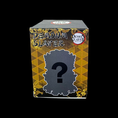Confezione singola misteriosa di Demon Slayer con silhouette del personaggio a sorpresa