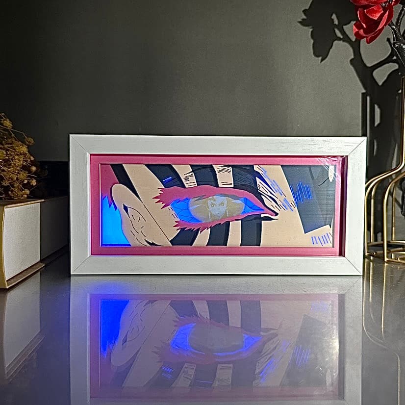 Demon Slayer Tengen Uzui Leuchtkasten mit blauem RGB-Effekt und detaillierter Papierschnitzerei
