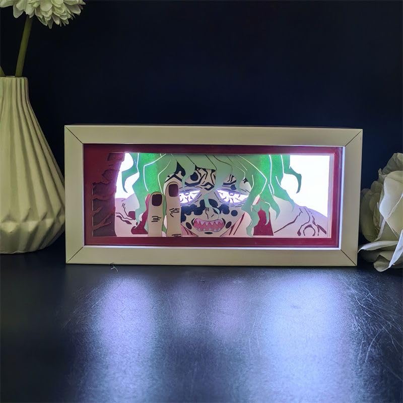Gyutaro Demon Slayer Light Box s květinovým pozadím a měkkým bílým osvětlením.

