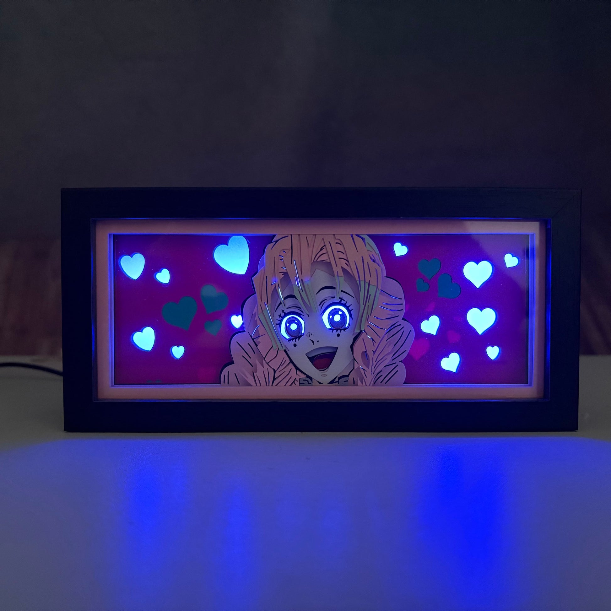 Mitsuri Kanroji LED-valolaatikko sinisellä hehkuvalla sydäntaustalla