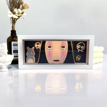No Face Light Box dari Spirited Away – lampu anime buatan tangan bercahaya dengan LED hangat, menampilkan ikon No Face dan semangat hutan