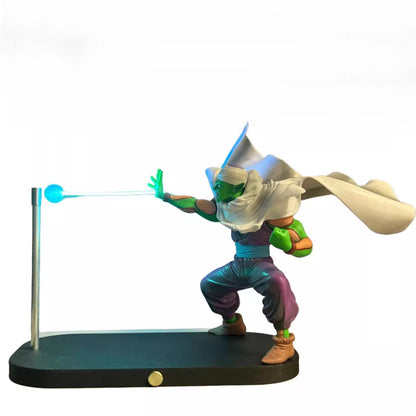 Gambar lampu malam anime Piccolo tengah serangan dengan jubah mengalir