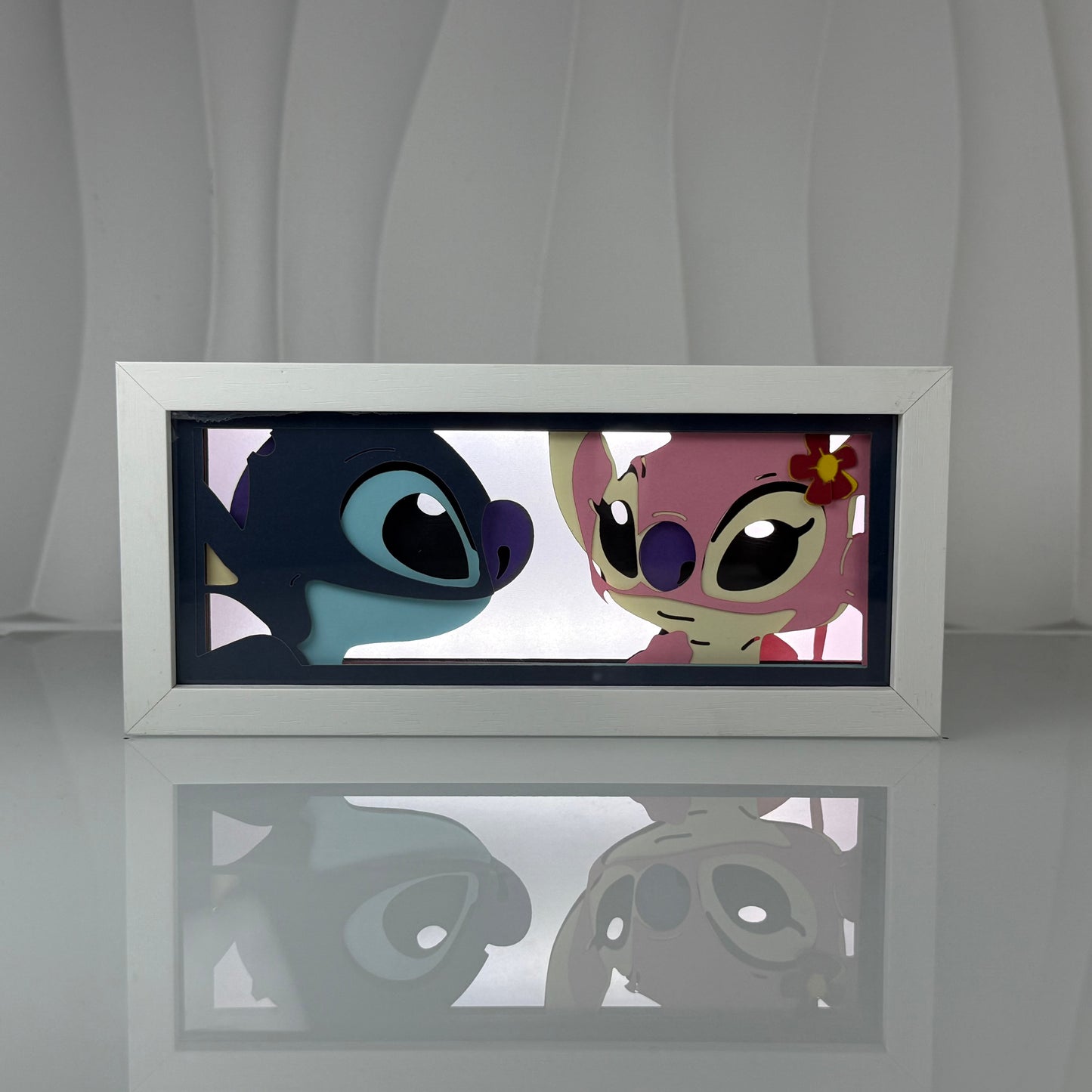 Nástěnné umění s 3D vrstvami a LED světelnou krabicí ve stylu anime Stitch a Angel