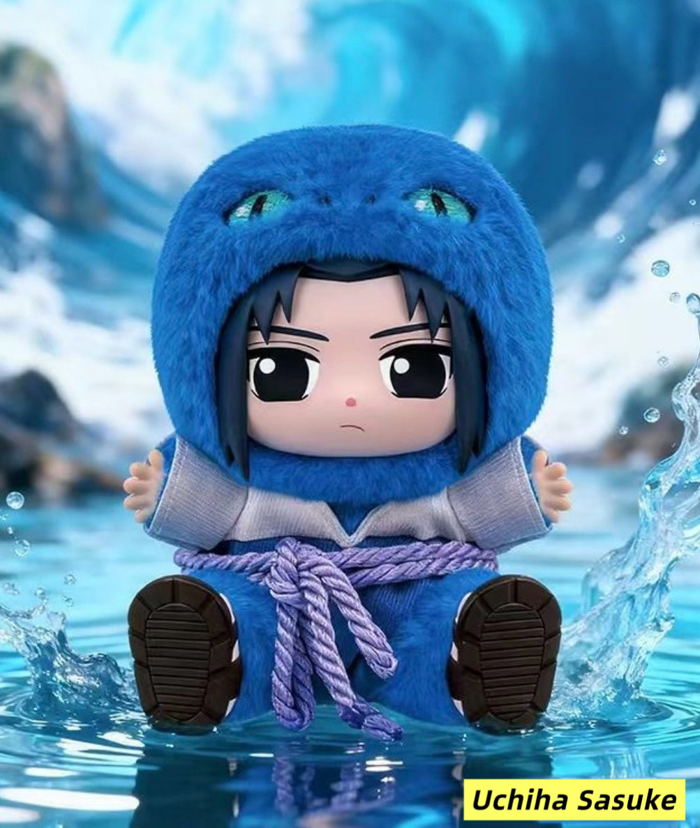 Figurine chibi d'Uchiha Sasuke, créature mignonne en costume bleu, issue de la série de figurines à collectionner en boîte surprise de l'anime